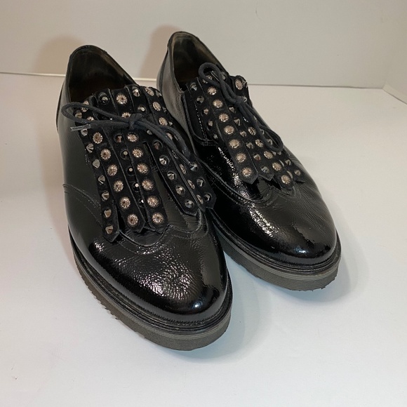 Paul Green 6.5UK 9US Black Textured Patent Leather Studded Fringe Wingtip Oxford - Picture 1 of 10